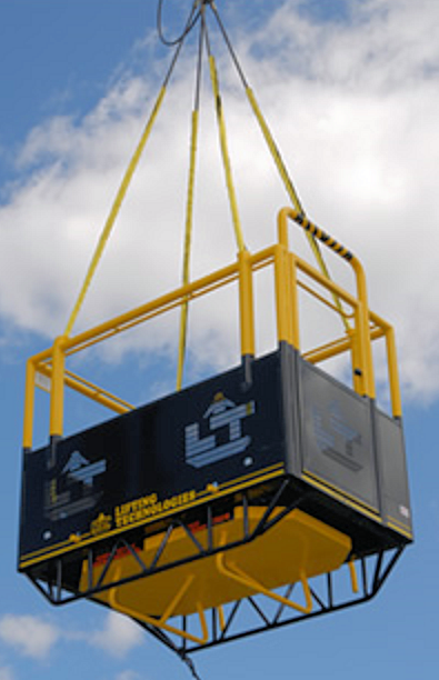 Crane performing a trial lift