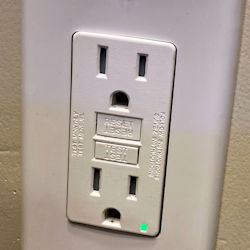 GFCI receptacle