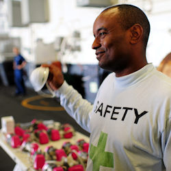 Image showing an employee conducting PPR and respirator training