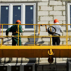 workers on syspended scaffold