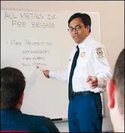 Image of a trainer presenting training