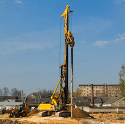 Image of a large pile driver.