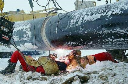 Pipeline workers exposed to cold temperatures for extended perionds of time